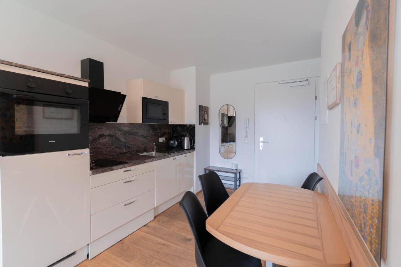 Modern Apartment With Private Balcony Near City Center Вена Экстерьер фото